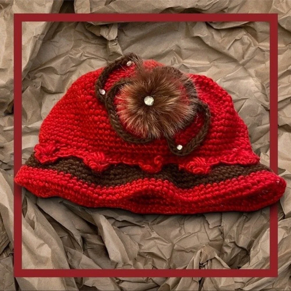 Crochet/knit Brim Hat and Flower Design w/ Fur with Rhinestones. Red/Brown trim